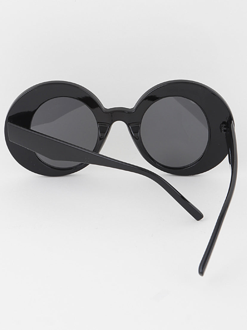 MEDUSA ROUND BULKY SUNGLASS