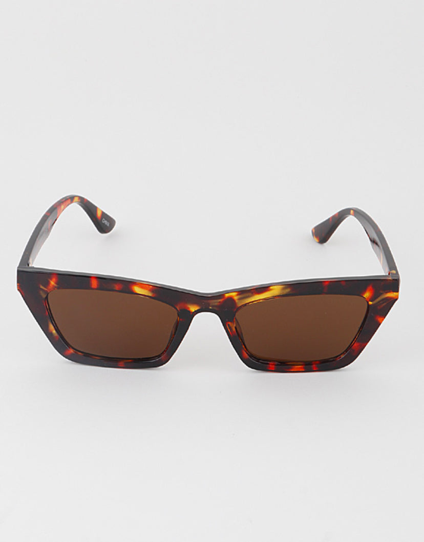 MEDUSA MELISSA CAT EYE SUNGLASS