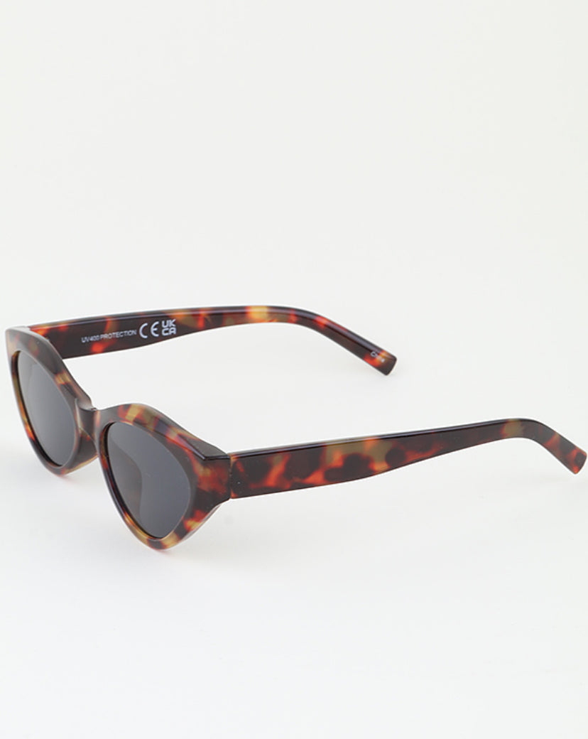 MEDUSA CLASSY CAT EYE SUNGLASS