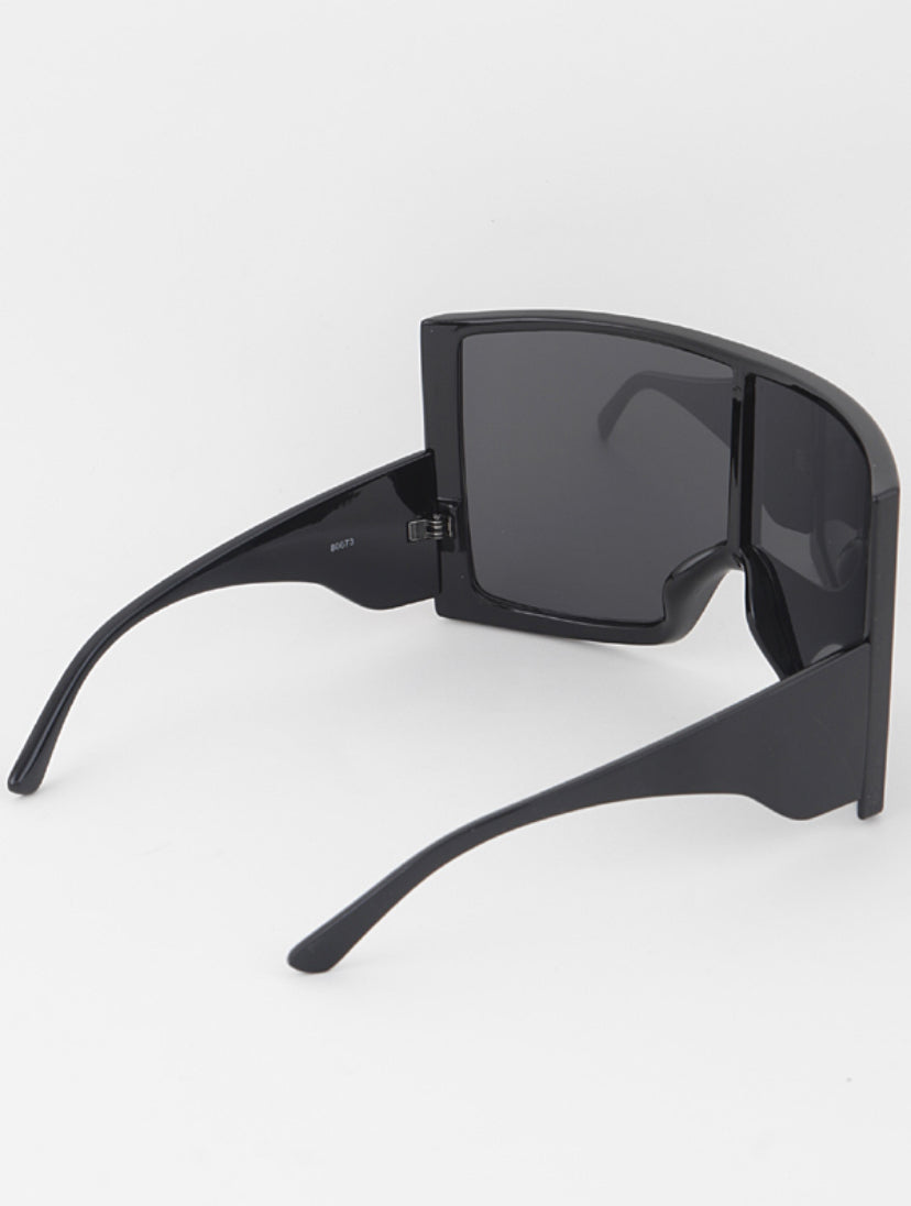 MEDUSA OVERSIZED RAVE SUNGLASS