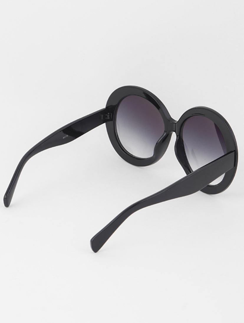 MEDUSA OVERSIZED ROUND SUNGLASS