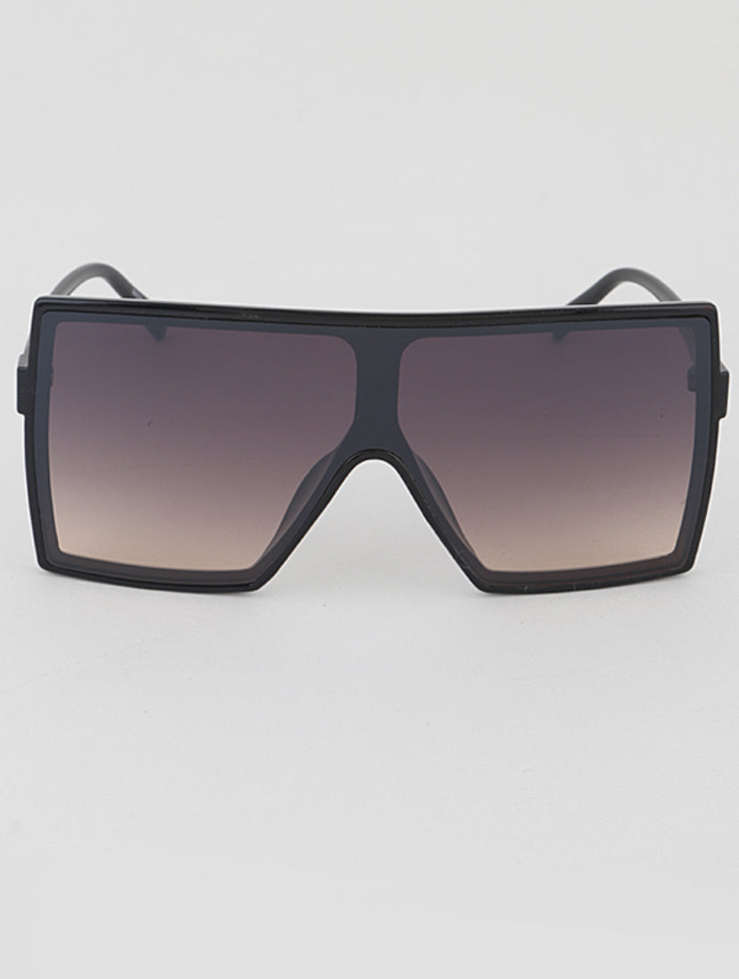 MEDUSA OVERSIZED SQUARE SUNGLASS