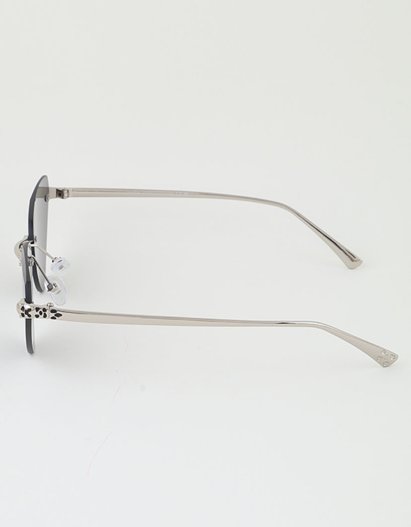 MEDUSA TRIANGULAR JAGUAR SUNGLASS