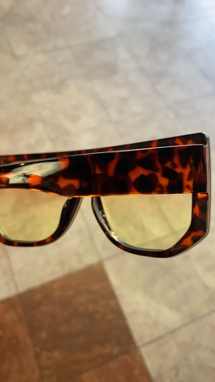 MEDUSA FLAT TOP OVERSIZED SUNGLASS