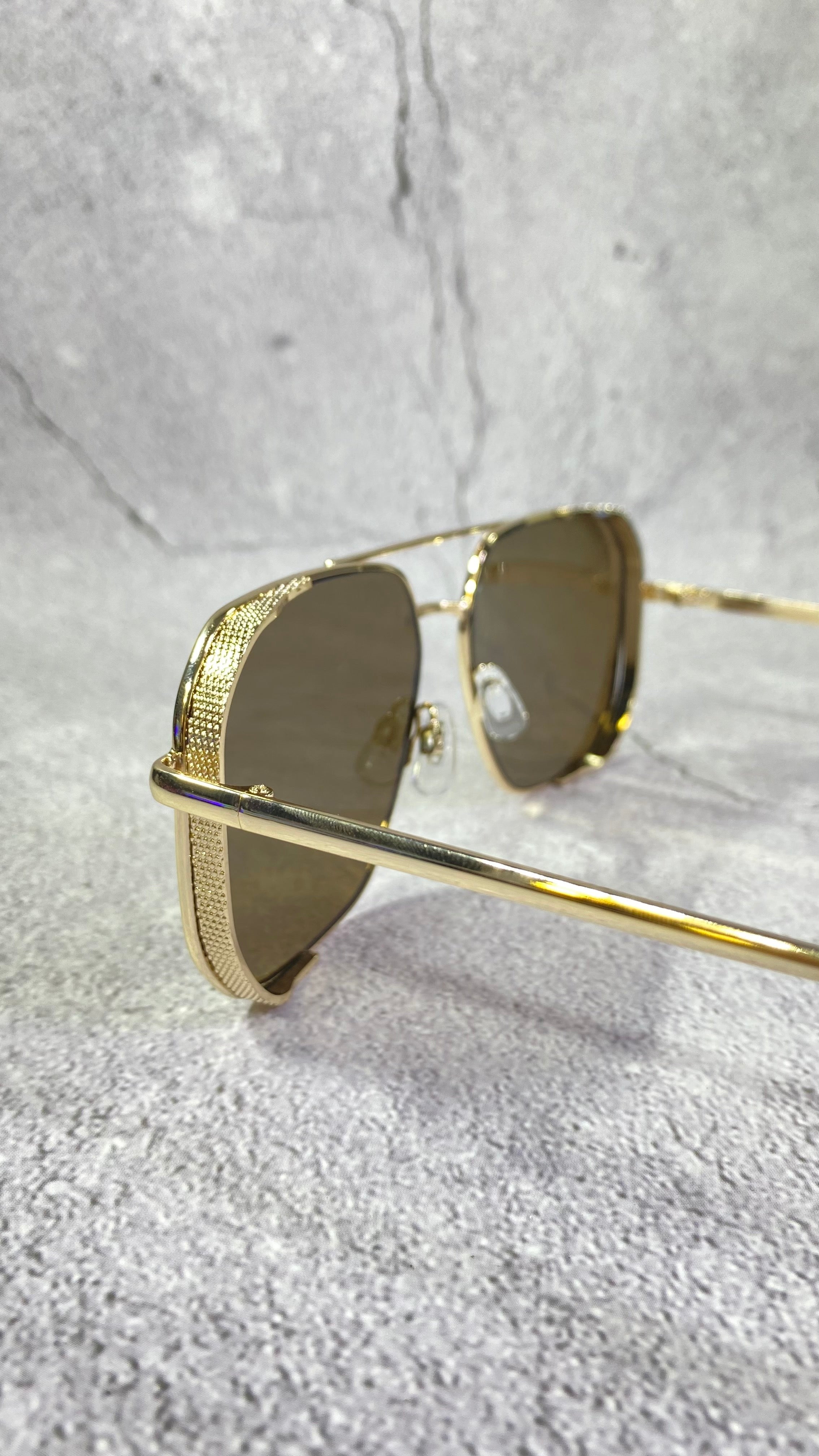 MEDUSA SQUARE REBEL SUNGLASS