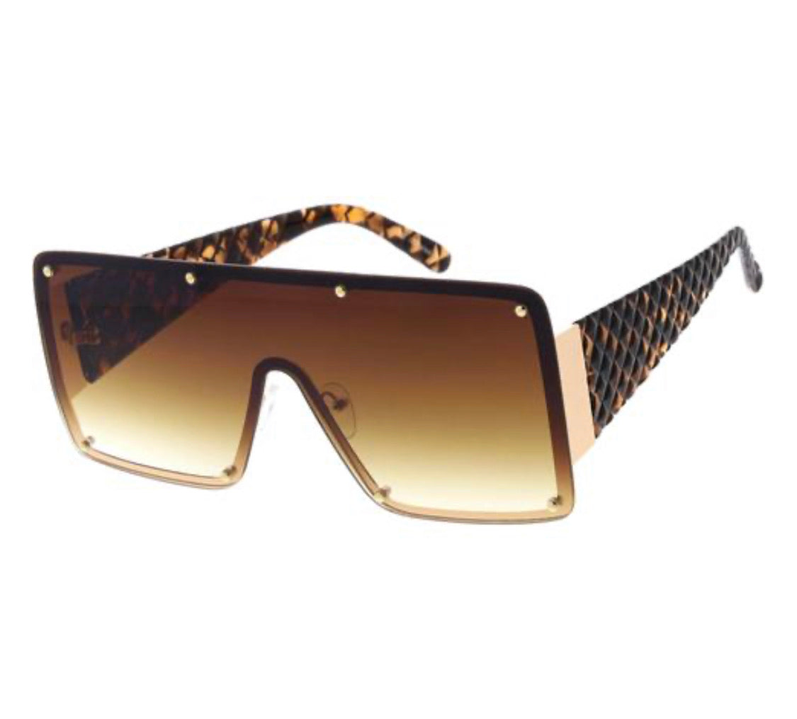 MEDUSA OVERSIZED SQUARE FRAME SUNGLASS