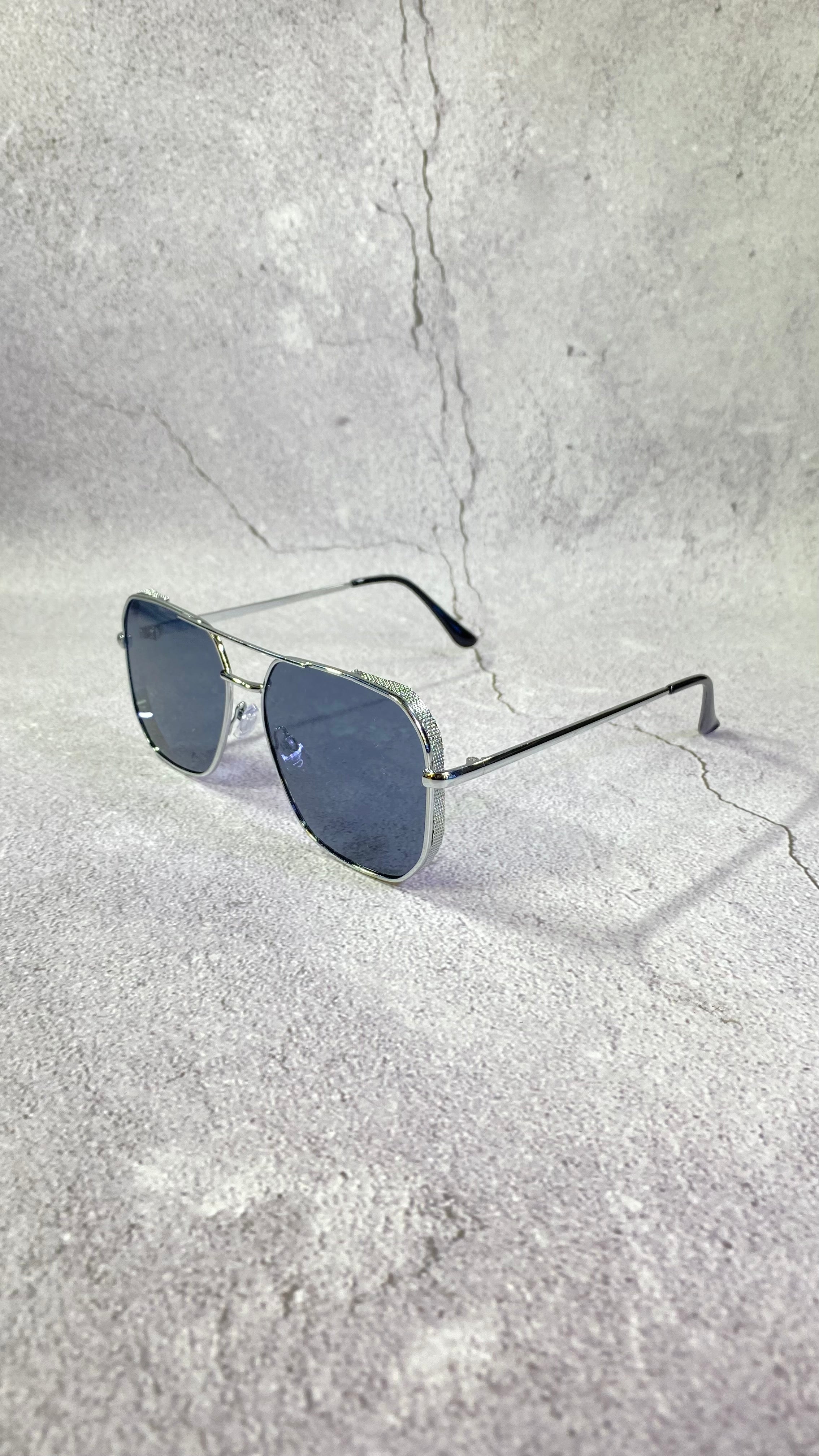 MEDUSA SQUARE REBEL SUNGLASS