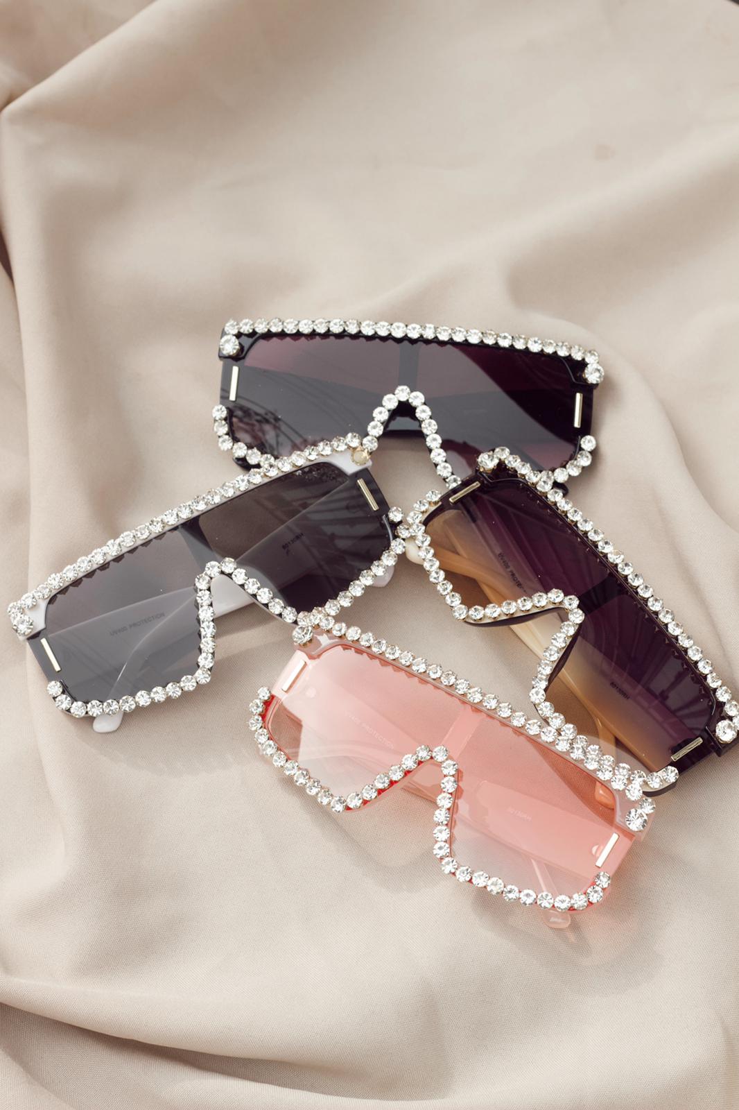 MEDUSA OVERSIZED RHINESTONE SUNGLASS