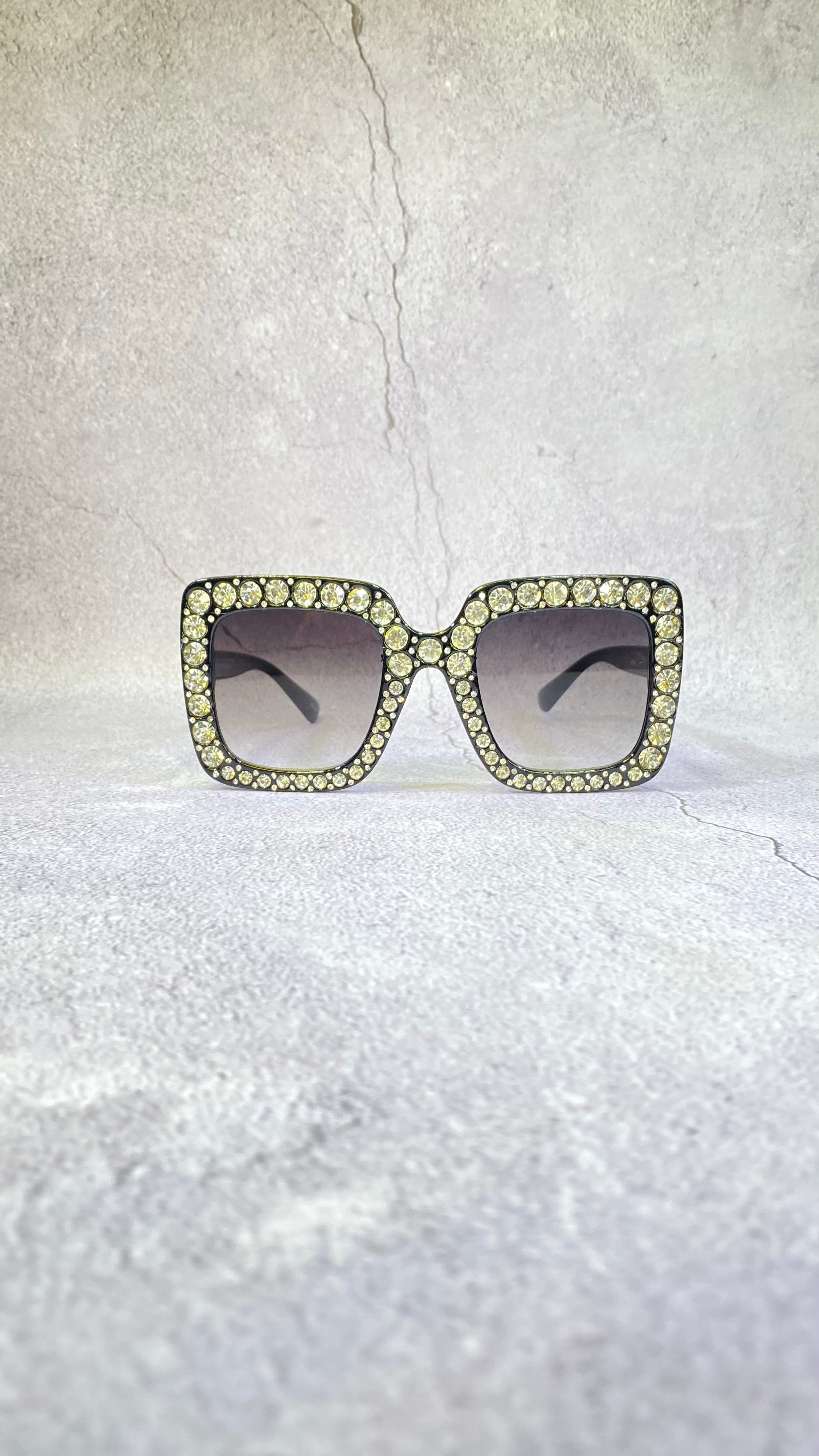 MEDUSA SQUARE RHINESTONE SUNGLASS