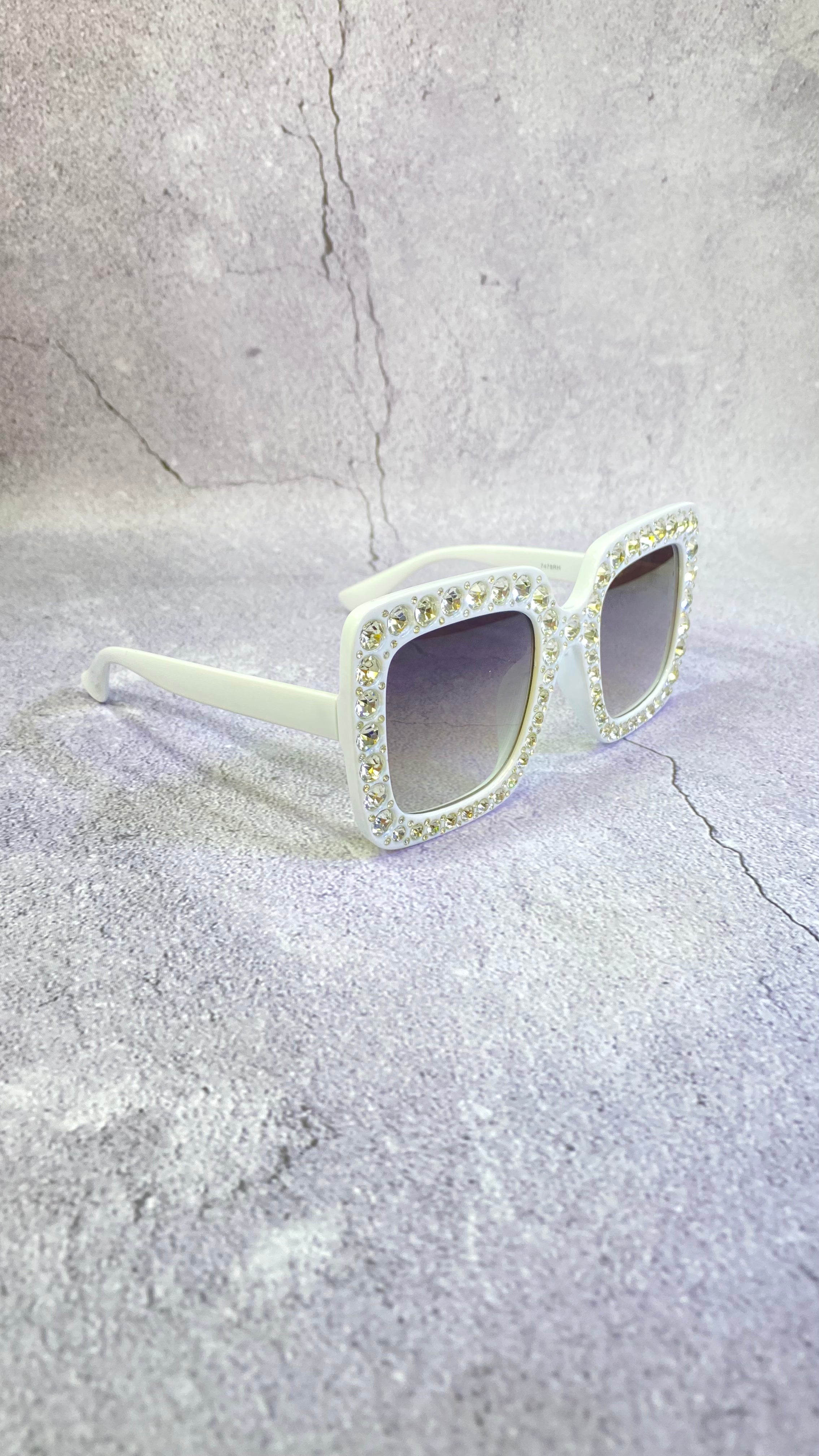 MEDUSA SQUARE RHINESTONE SUNGLASS