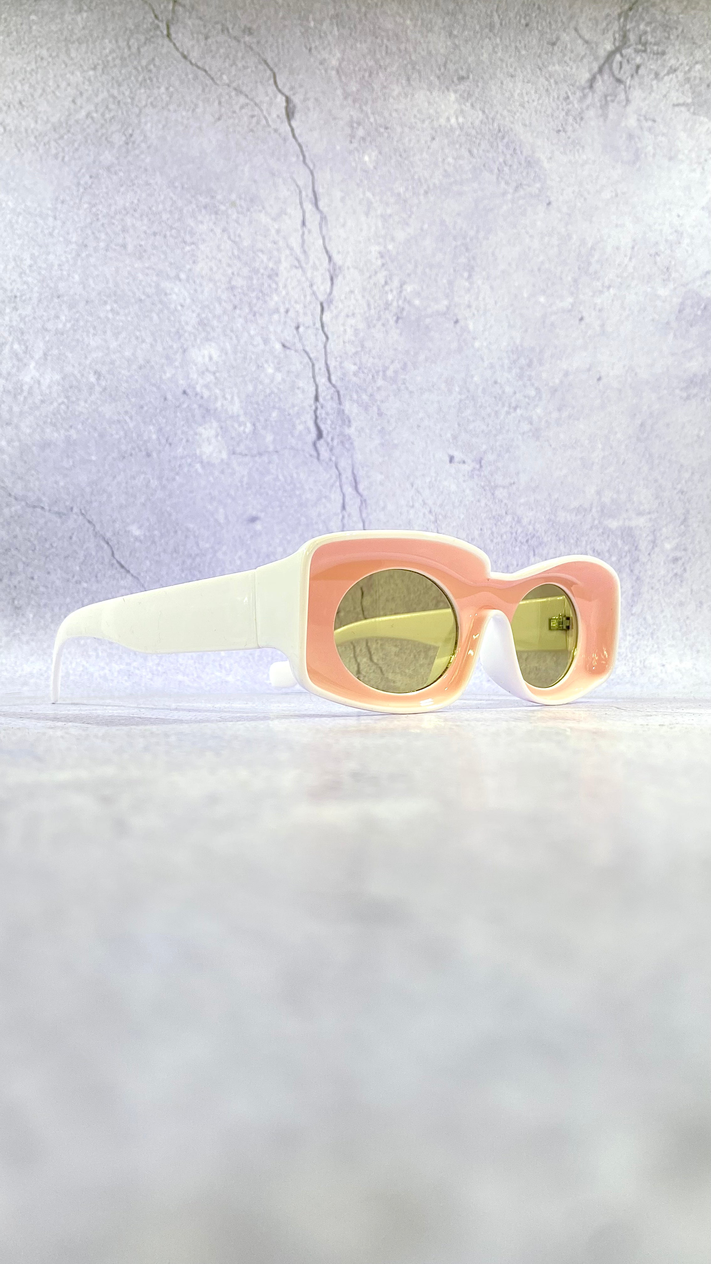 MEDUSA RETRO 80S SUNGLASS