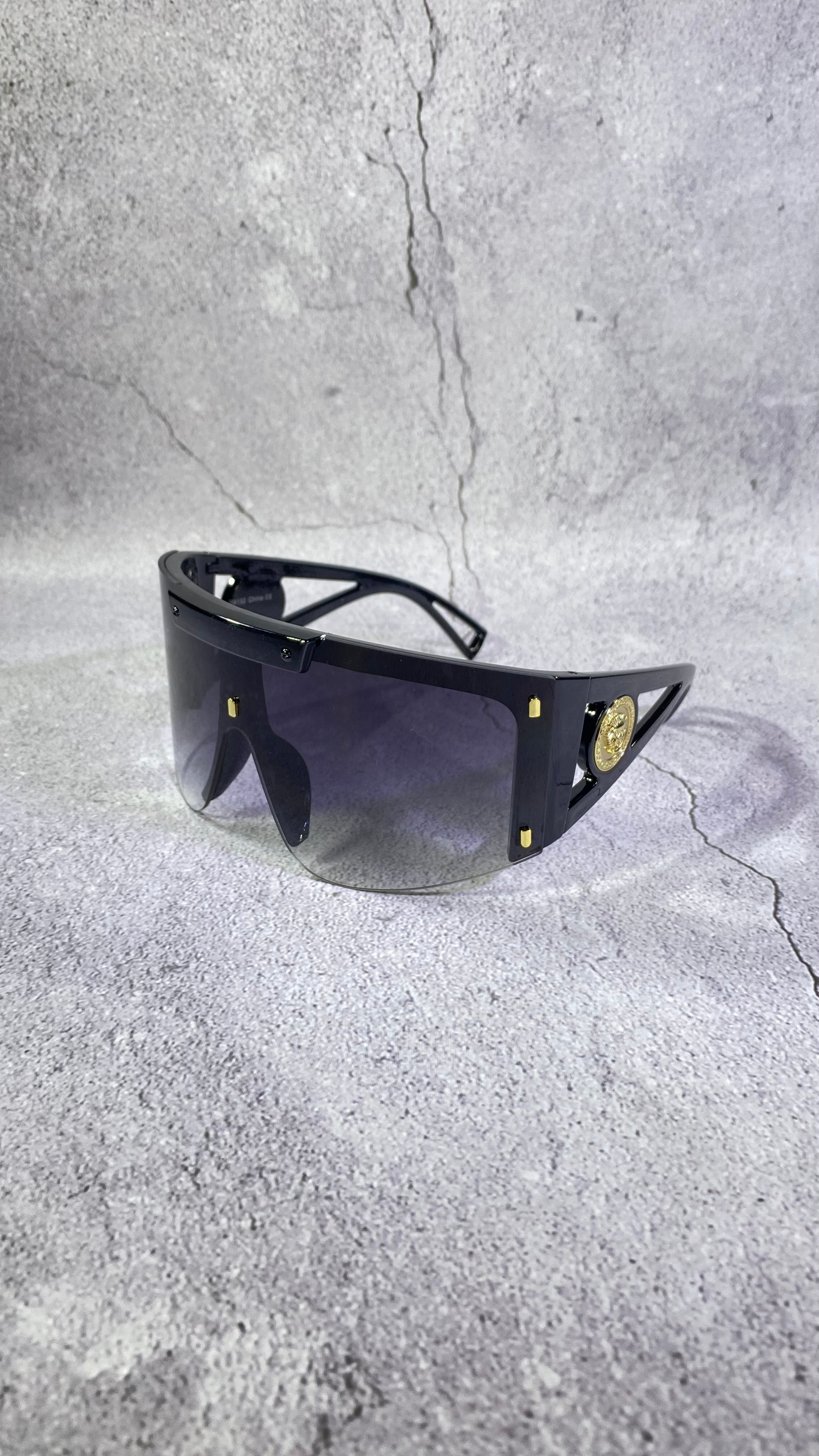 MEDUSA VICTORIA SHIELD SUNGLASS