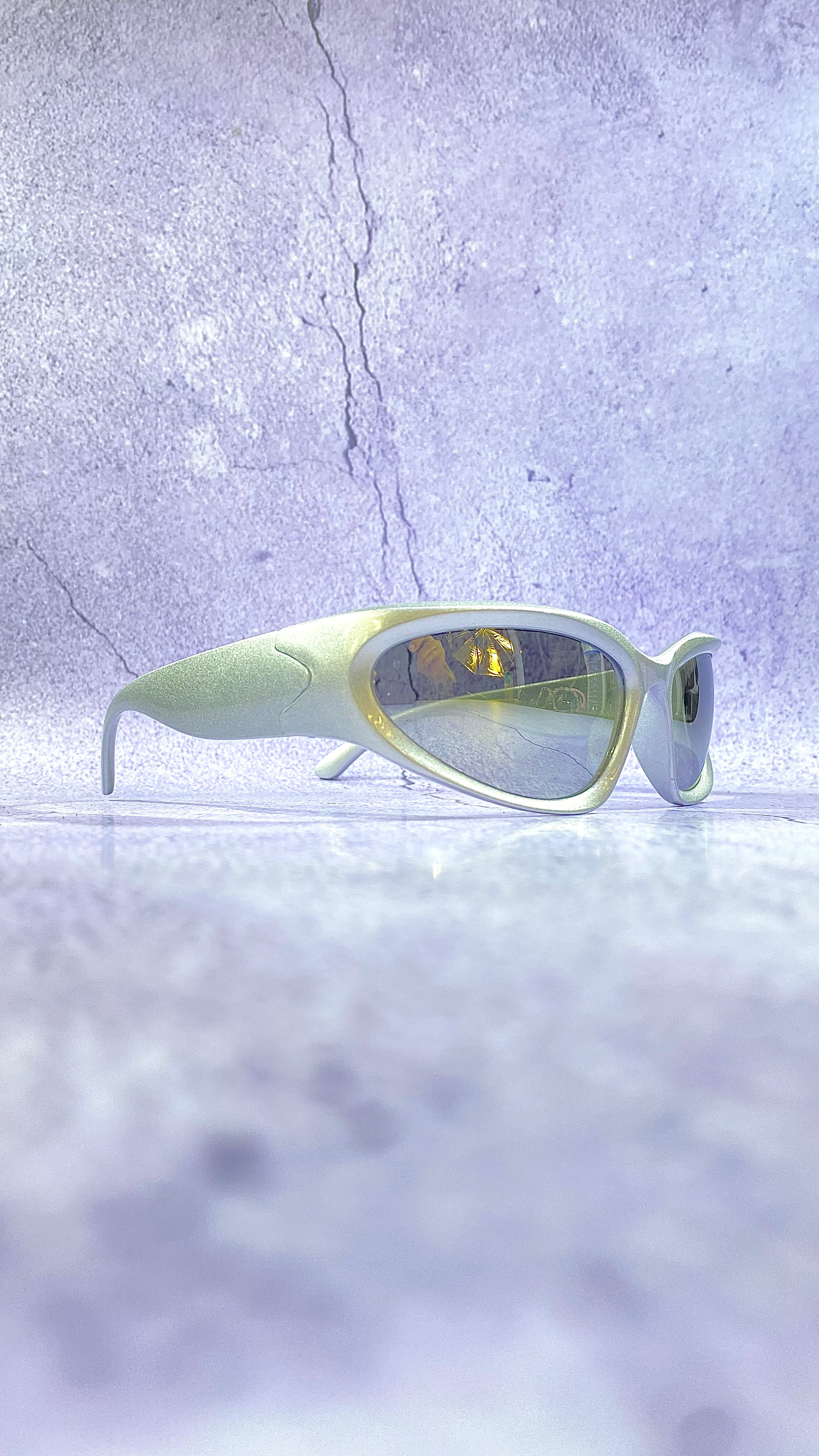 MEDUSA Y2K SUNGLASS