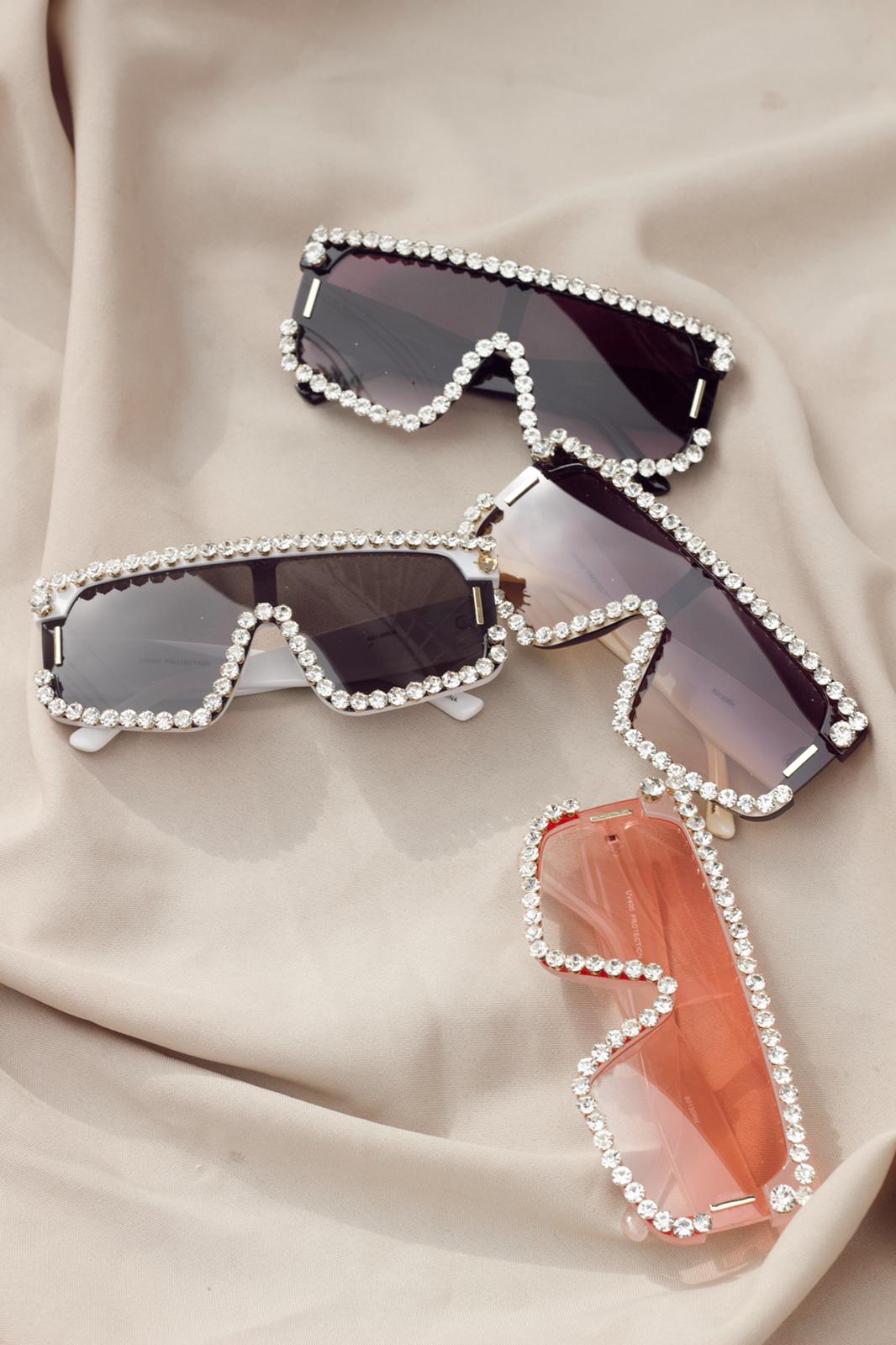 MEDUSA OVERSIZED RHINESTONE SUNGLASS